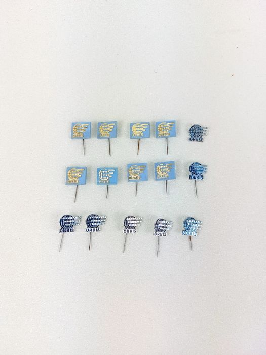 Przypinki ORBIS - 15 sztuk - kolekcja podróżniczo-turystyczna PRL