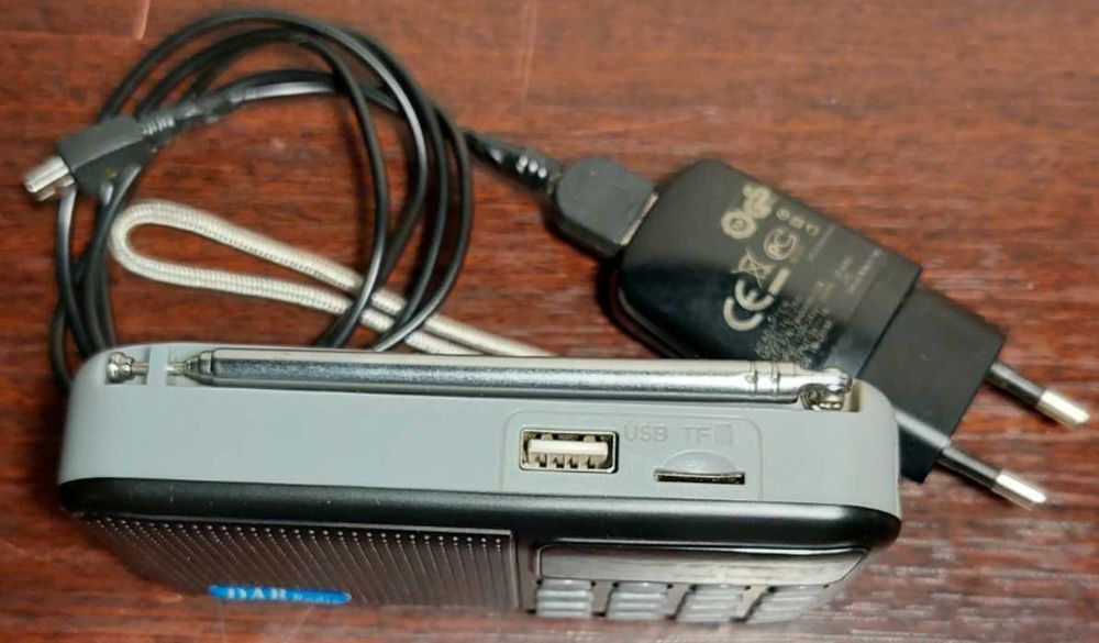 Цифровий радіоприймач DAB-P8