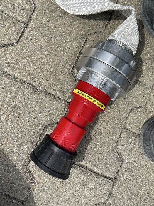 Wąż strażacki hydrantowy z prądownicą
