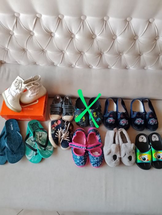 Продам взуття дитяче брендове