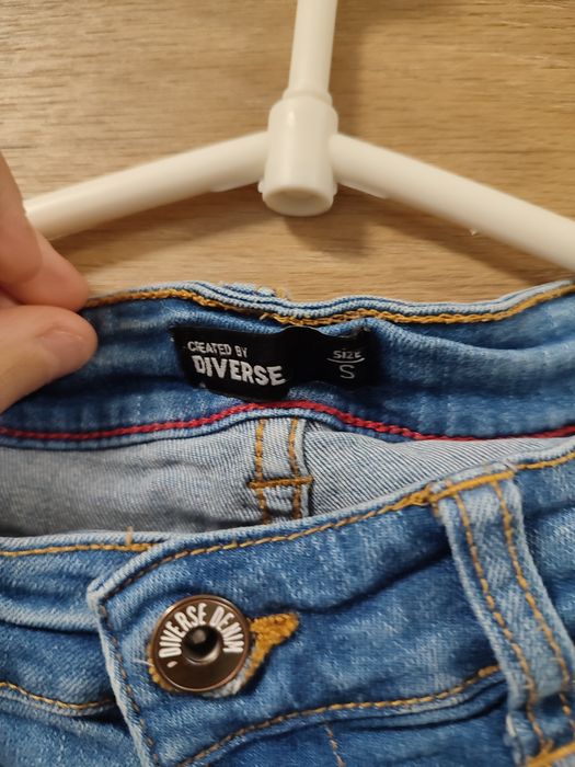 Jeansowe spodenki Diverse S