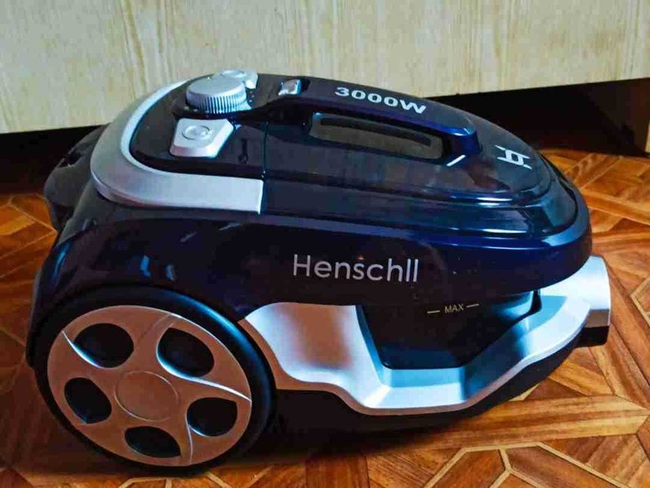 Мощный колбовый пылесос Henschil XN 19-87
техника для дома