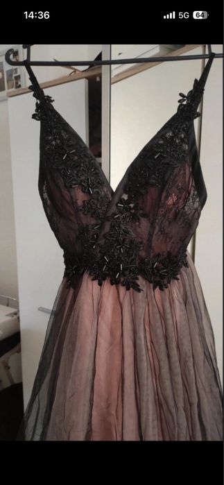 Czarna sukienka maxi
