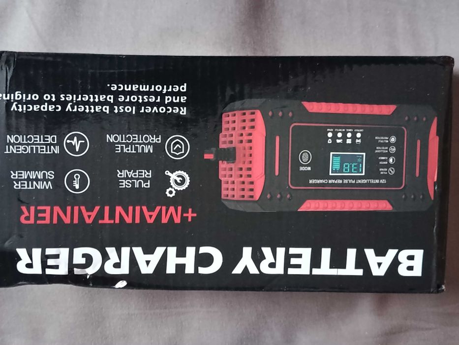 Электронное зарядное устройство для  авто-мото аккумуляторов 12 вольт