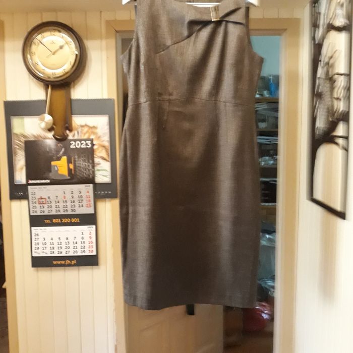 Suknię monnari sprzedam