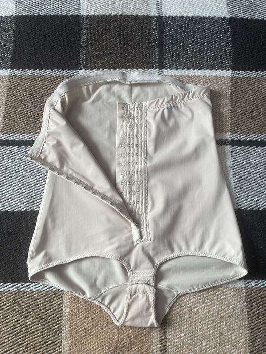 Компресійне боді, після абдомінопластики чи ліпосакції