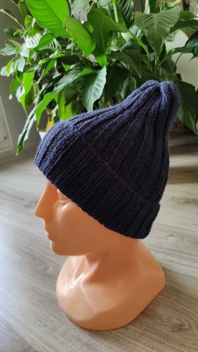 NOWA - Granatowa, ręcznie robiona, wełniana czapka na drutach