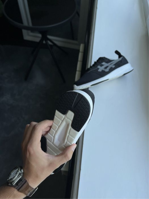 Оригінал!Кросівки ASICS Lyte-Jogger.  Розмір 40 (25,25 см)