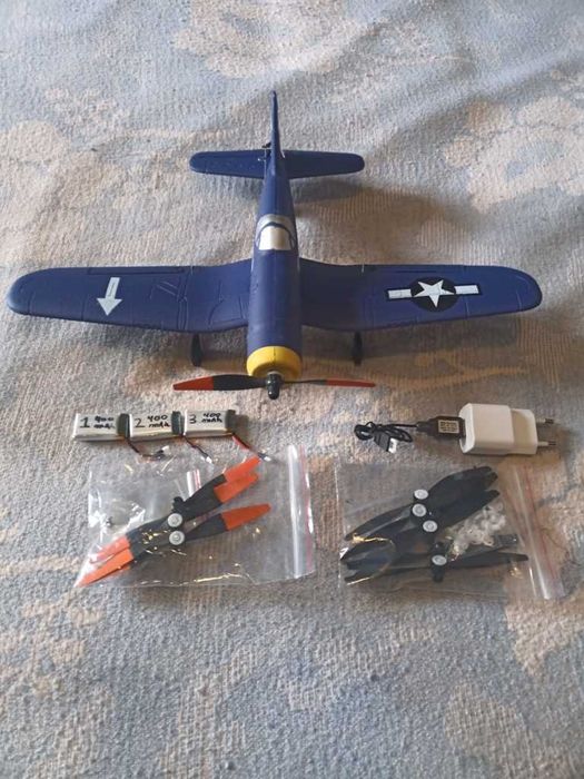 Avião RC Eachine F4U Corsair