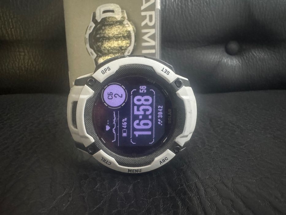 Часы Garmin Instinct 2x Solar WhiteStone полний комплект солнечная батарея