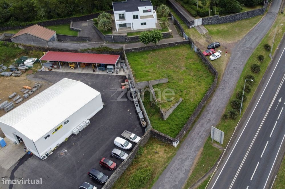 Terreno com viabilidade de construção - Rosto do cão (São Roque)