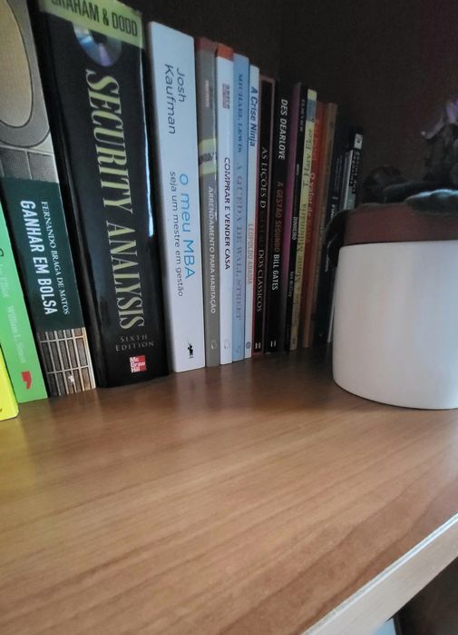 Estante Madeira Maciça 200x200cm Robusta e Elegante