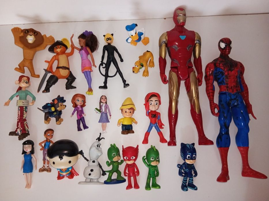 Lote 22 bonecos exclusivo lote 15€