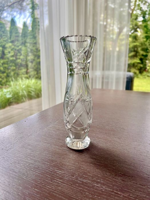 Piękny, kryształowy wazon