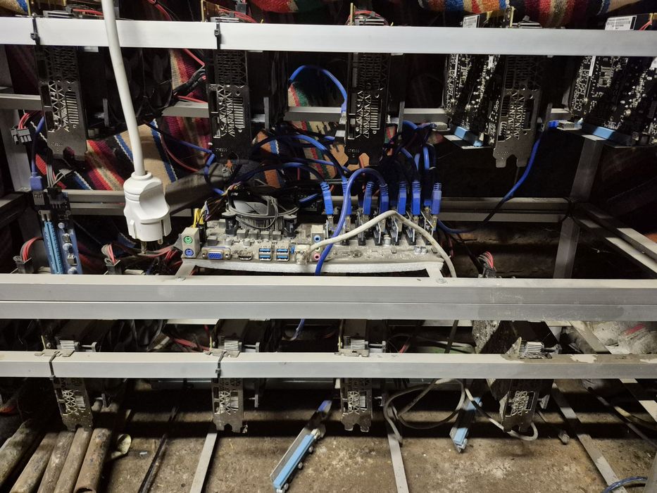 Майнинг ферму на 11 карт Nvidia p104 - 100 4gb gddr5 x 256 bit