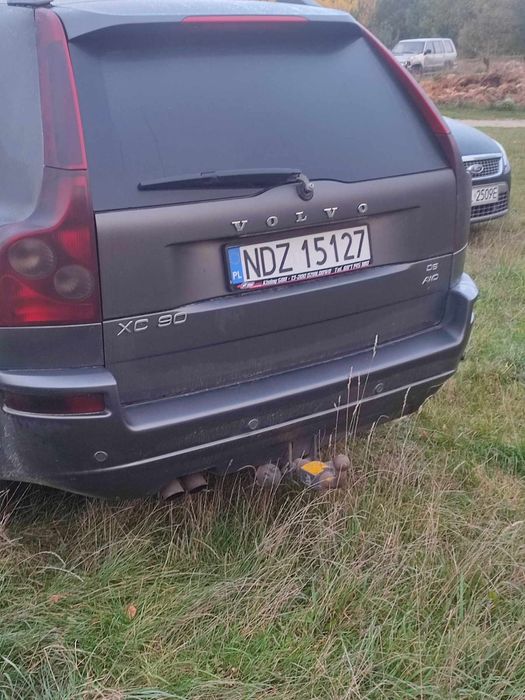 Części volvo xc90 2.4 d5 silnik skrzynia drzwi skóra lampa szyba hak
