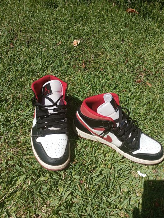 Air Jordan 1 Mid Gym Red Black White