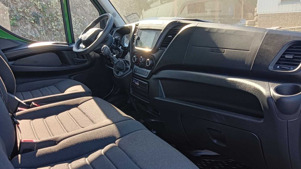 IVECO DAILY 40C16 3.0 160 CV – 7 LUGARES – BASCULANTE – 2025