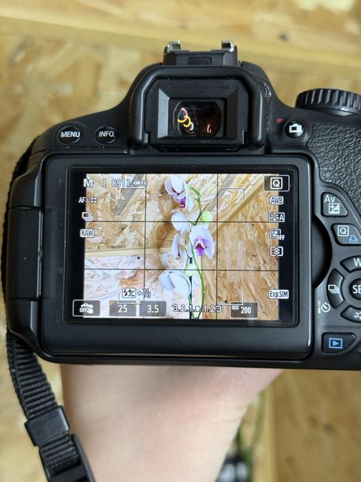 Фотокомплект Canon 650D + об'єктив 18-135 IS STM + Сумка + 2 АКБ