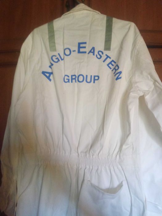 Два белоснежных комбинезона 5р/50размер Рубашки