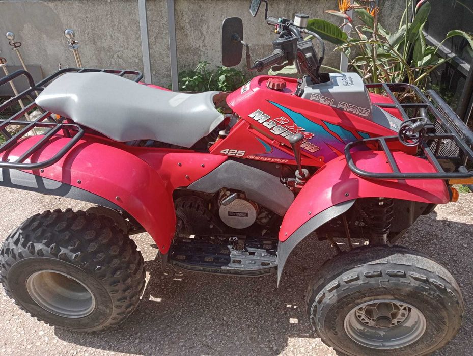 Moto quatro polaris