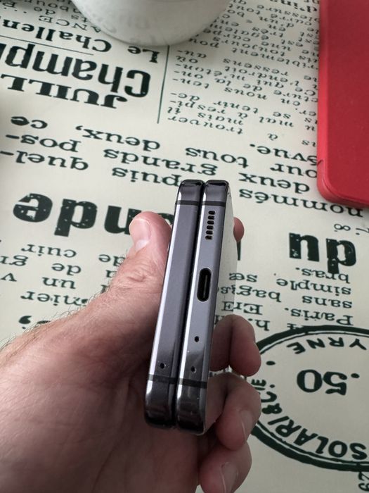 Продам Samsung Flip 5