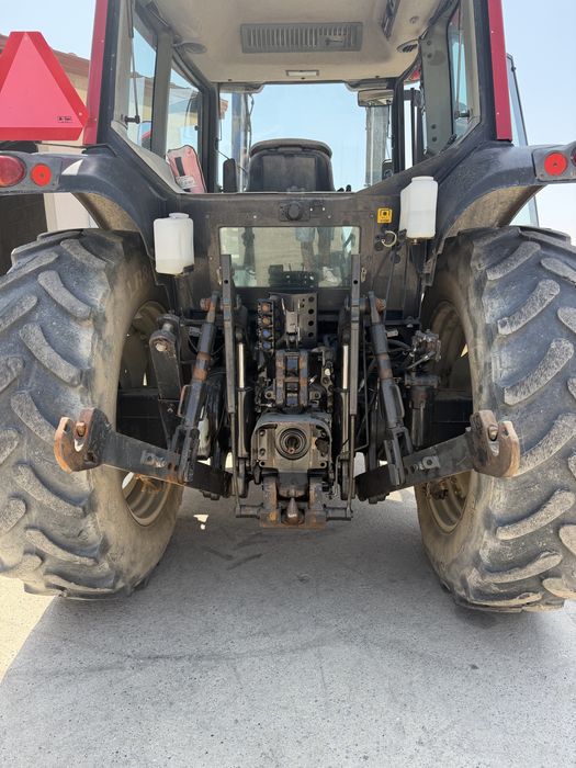 Valtra N92 Tractor with Loader513362685078415362