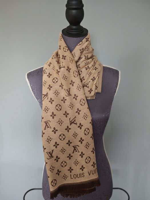 Szal Louis Vuitton.