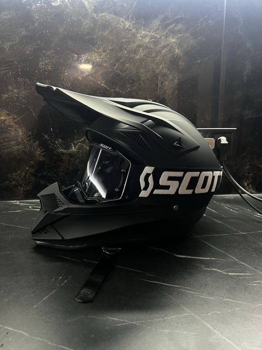 Ендуро шолом.