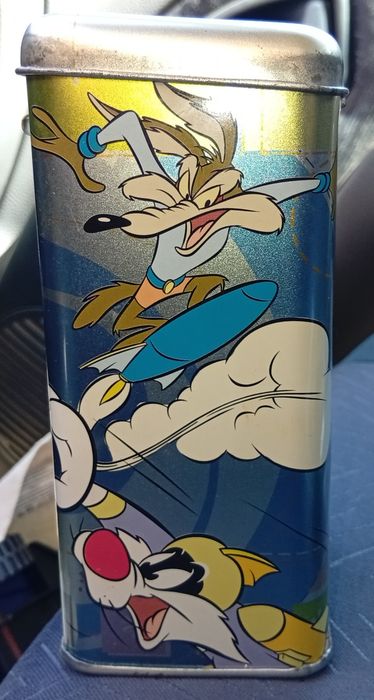 Lata metálica mealheiro da Walt Disney