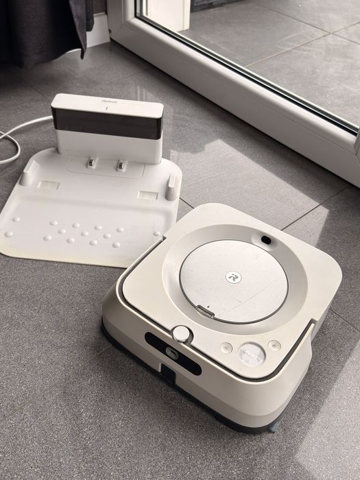 IRobot Bravia Jet robot myjący podlogi ze stacją ładowania komplet