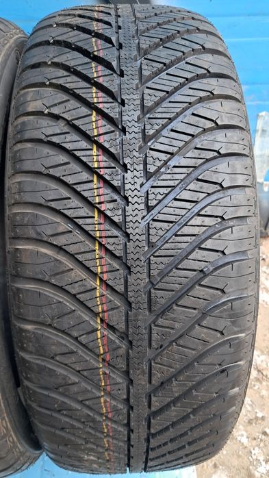 225/50R17 94V Goodyear vector4 seasons