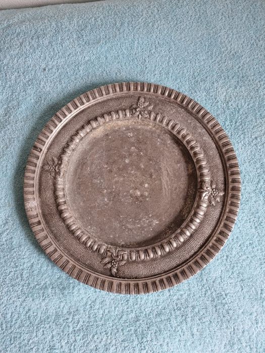 Prato Antigo em Ferro