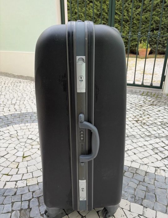 Mala de viagem da Delsey preta