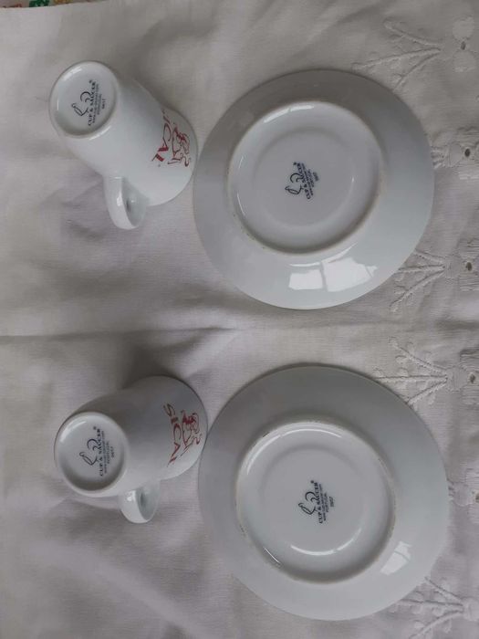 Vendo para desocupar. 2 chávenas de café com pires "SICAL" 4€