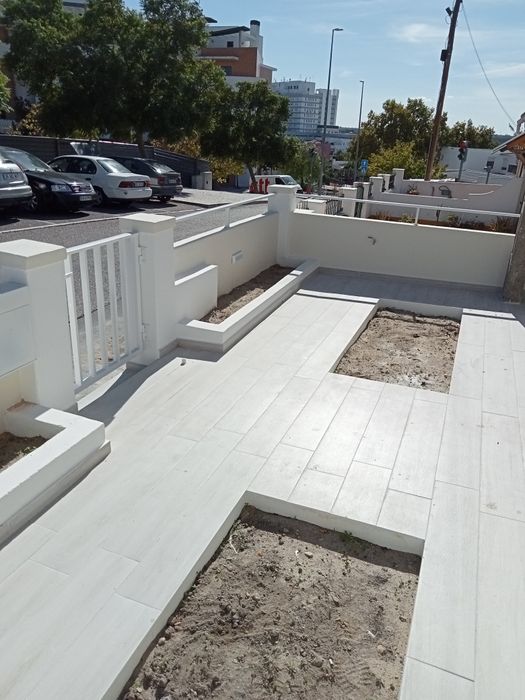 Restauros e manutenção.