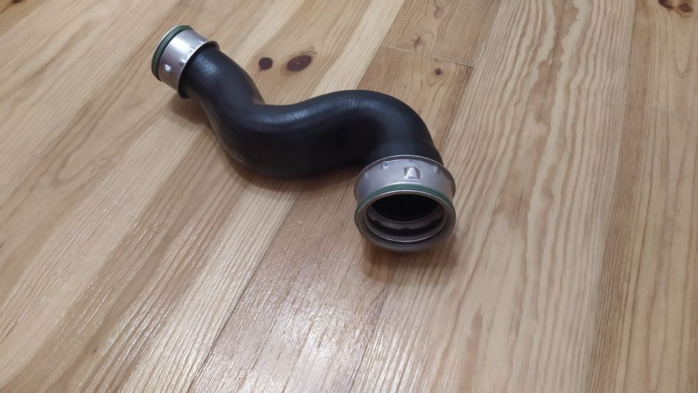 Патрубок Трубка Турбіни Інтеркуйлера Passat B5+,Skoda SuperB 1.9-2.0TD