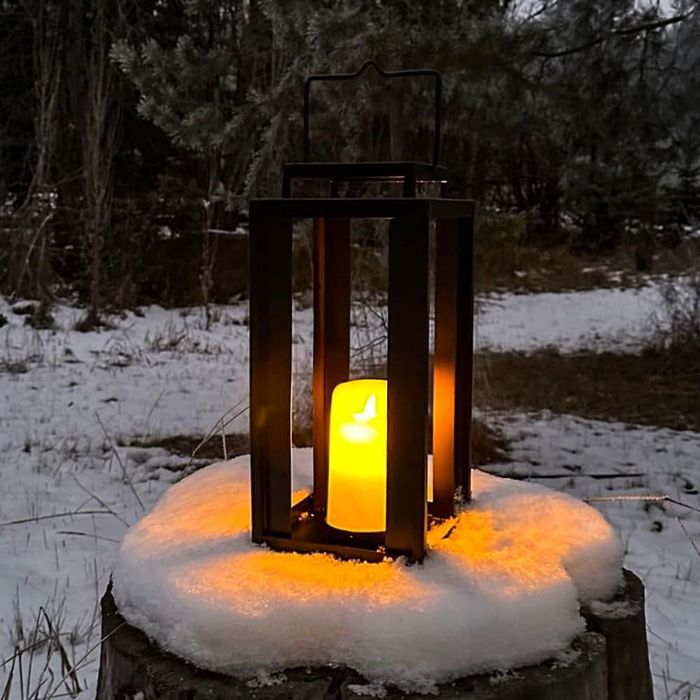 Latarnia ogrodowa lampion duża 43cm ze świecą LED czarna metalowa time