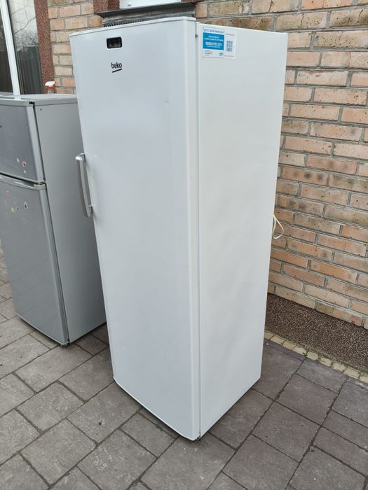 Морозильна камера BEKO Model F60265 на 270 літрів