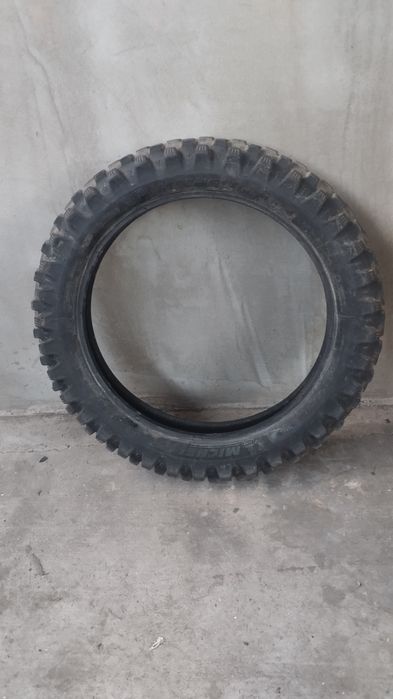 Продам мото покришку 120 90 18