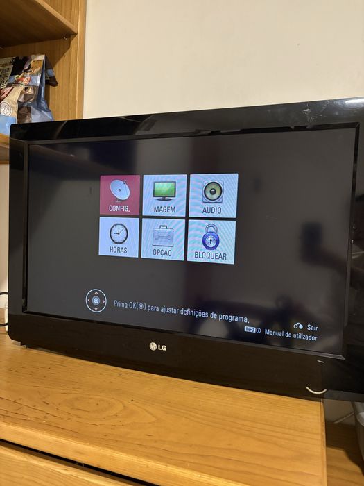 Televisão LG 32" LCD - Modelo 32LG2100-ZA + Cabo
