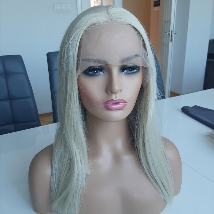 Peruka lace front platynowa 40 cm