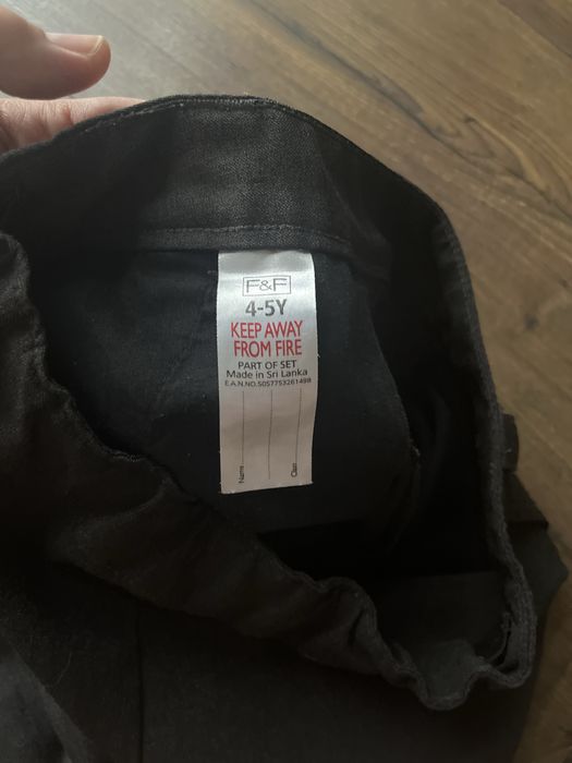 Eleganckie materialowe spodnie 104-110.  „17”