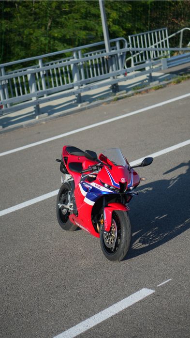 Продам мотоцикл Honda cbr600rr
