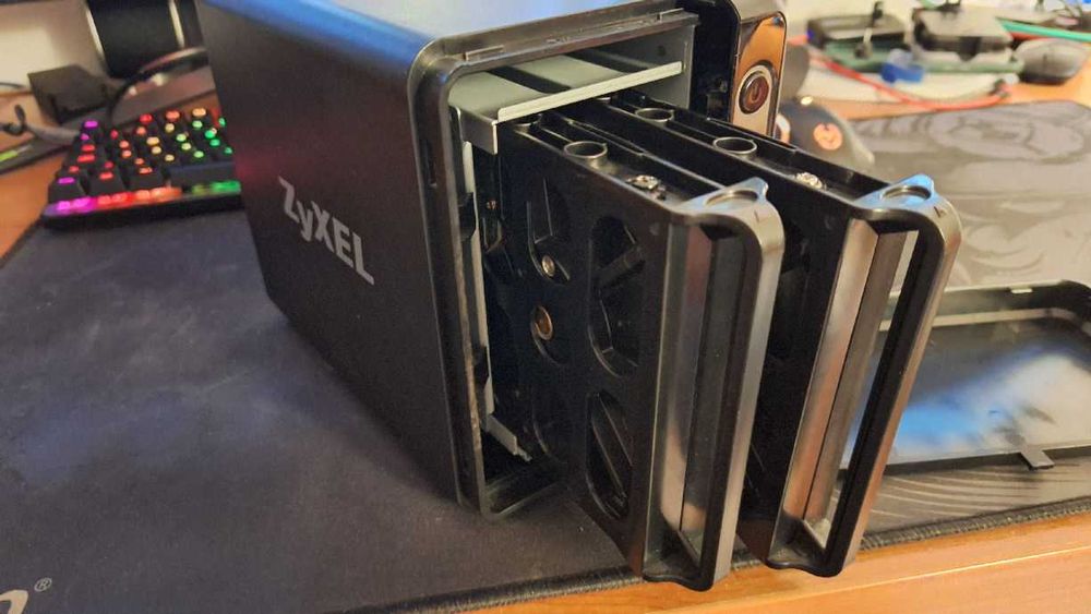 Zyxel NSA325v2 NAS (without disks)64750549776002122