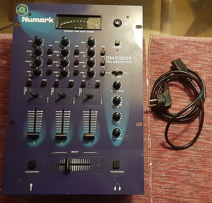 Mesa de mistura Numark