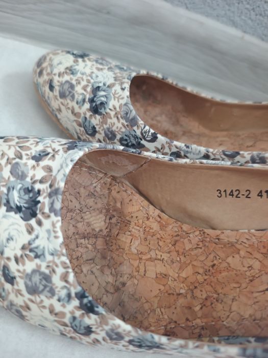 Buty damskie na koturnie
