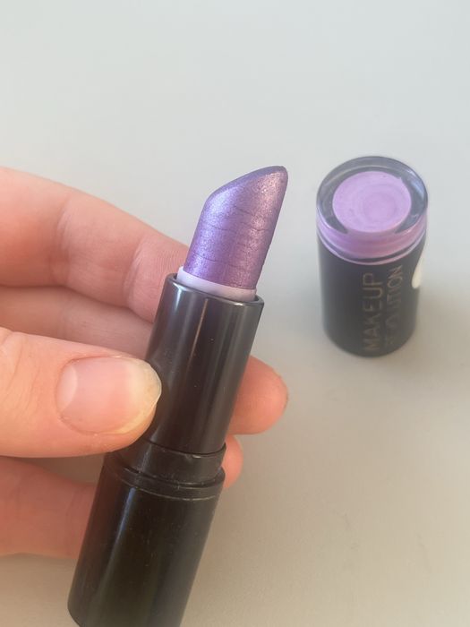 Fioletowa Szminka Makeup Revolution Atomic Shade