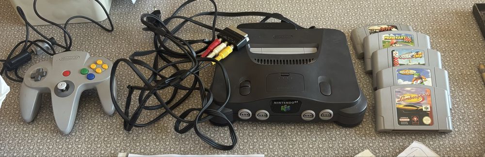 Nitendo 64 - para peças- 1 Comando e jogos diversos