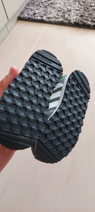 Кроссовки adidas